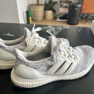 MENS ADIDAS WHITE ULTRABOOST SIZE 10.5